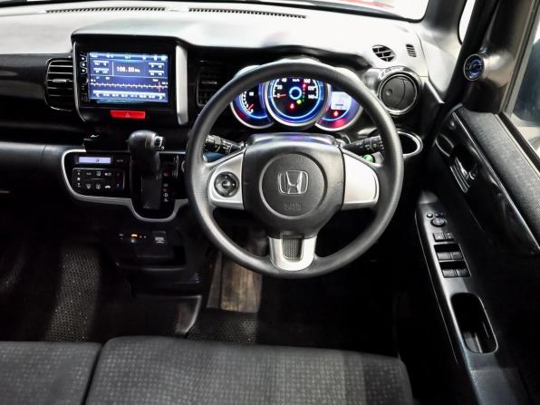 Honda N-BOX I с пробегом 2016 года, цена 890 000 рублей, 120280 км, минивэн, Автокод Объявления