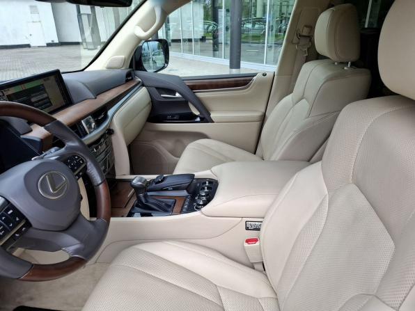 Lexus LX III Рестайлинг 2 с пробегом 2018 года, цена 8 390 000 рублей, 108000 км, внедорожник, Автокод Объявления