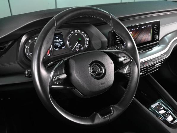 Skoda Octavia IV (A8) с пробегом 2021 года, цена 2 499 000 рублей, 115486 км, лифтбек, Автокод Объявления