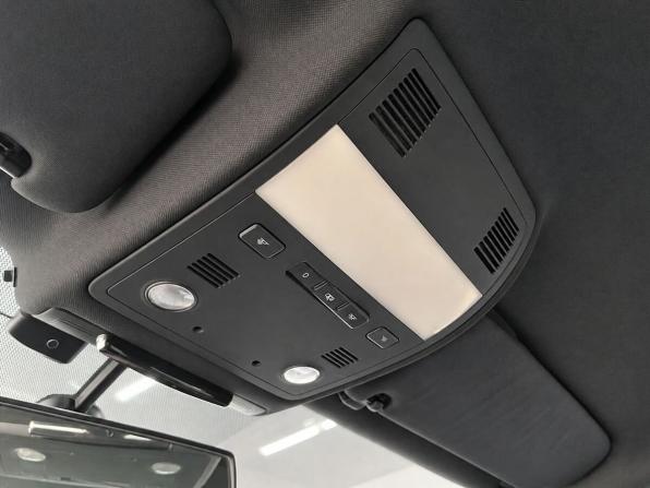 Volkswagen Touareg II с пробегом 2012 года, цена 1 999 000 рублей, 269321 км, внедорожник, Автокод Объявления