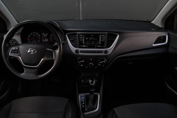 Hyundai Solaris II с пробегом 2018 года, цена 980 000 рублей, 212822 км, седан, Автокод Объявления