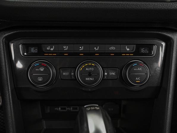 Volkswagen Tiguan II с пробегом 2018 года, цена 2 084 000 рублей, 235891 км, внедорожник, Автокод Объявления