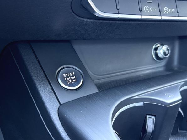 Audi A4 V (B9) с пробегом 2018 года, цена 2 685 000 рублей, 61331 км, седан, Автокод Объявления