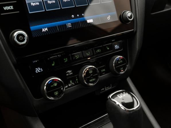 Skoda Octavia III (A7) Рестайлинг с пробегом 2018 года, цена 2 190 000 рублей, 86000 км, лифтбек, Автокод Объявления