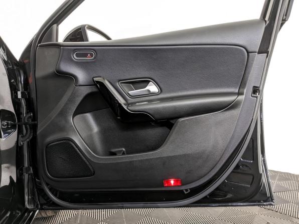 Mercedes-Benz A-Класс IV (W177) с пробегом 2018 года, цена 2 230 000 рублей, 114793 км, седан, Автокод Объявления