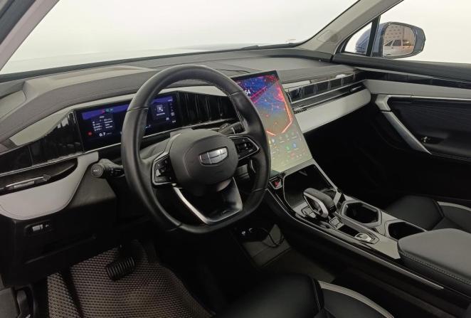 Geely Atlas II с пробегом 2025 года, цена 3 050 000 рублей, 5756 км, внедорожник, Автокод Объявления