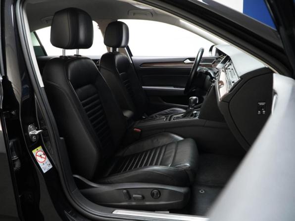Volkswagen Passat B8 с пробегом 2018 года, цена 1 953 999 рублей, 170673 км, седан, Автокод Объявления