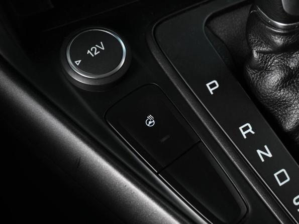 Ford Focus III Рестайлинг с пробегом 2015 года, цена 969 000 рублей, 146365 км, седан, Автокод Объявления
