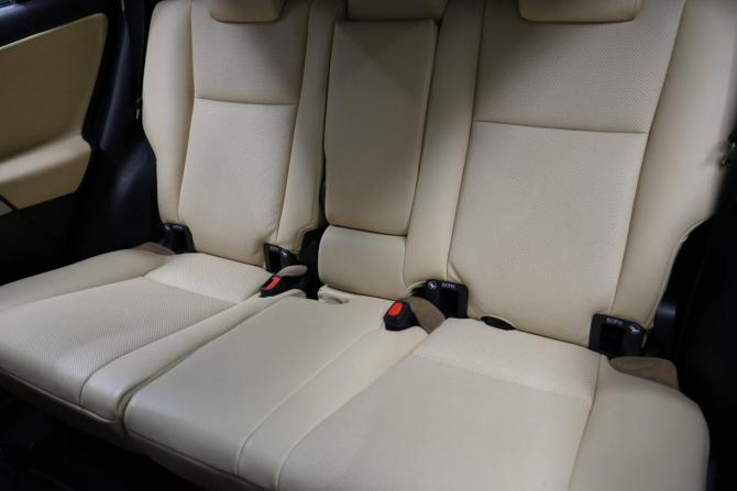 Toyota RAV4 IV (XA40) Рестайлинг с пробегом 2018 года, цена 2 547 000 рублей, 198000 км, внедорожник, Автокод Объявления