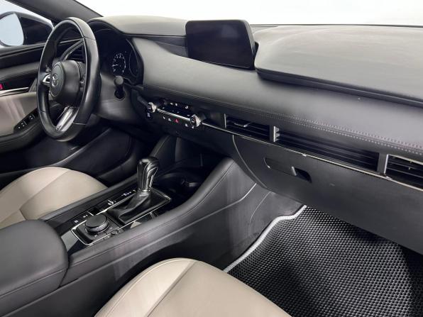 Mazda 3 IV (BP) с пробегом 2020 года, цена 2 050 000 рублей, 71200 км, хэтчбек, Автокод Объявления