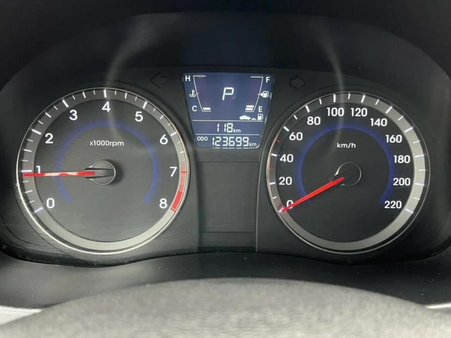 Hyundai Solaris I Буинск  - изображение 9