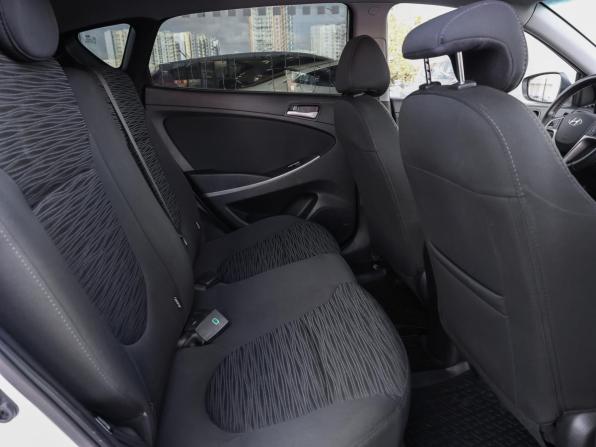 Hyundai Solaris I Рестайлинг с пробегом 2015 года, цена 998 000 рублей, 141165 км, хэтчбек, Автокод Объявления