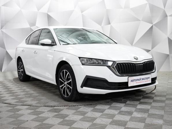 Skoda Octavia IV (A8) с пробегом 2021 года, цена 2 373 000 рублей, 52100 км, лифтбек, Автокод Объявления