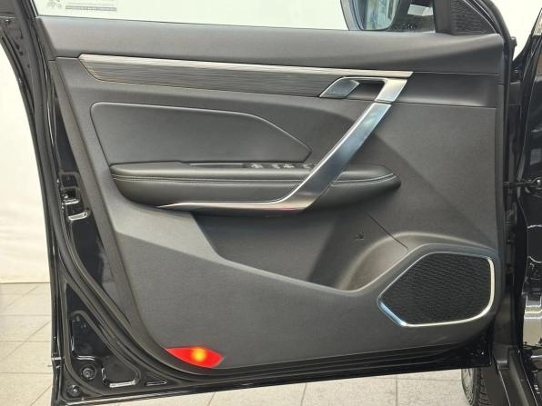 Geely Atlas Pro с пробегом 2023 года, цена 2 300 000 рублей, 36453 км, внедорожник, Автокод Объявления