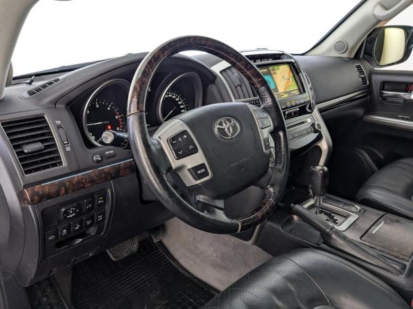 Toyota Land Cruiser 200 Series Рестайлинг 1 с пробегом 2014 года, цена 3 853 000 рублей, 243989 км, внедорожник, Автокод Объявления