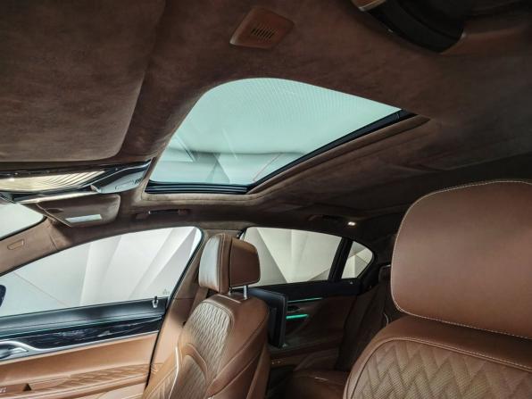 BMW 7 серии VI (G11/G12) Рестайлинг с пробегом 2019 года, цена 6 995 000 рублей, 105187 км, седан, Автокод Объявления