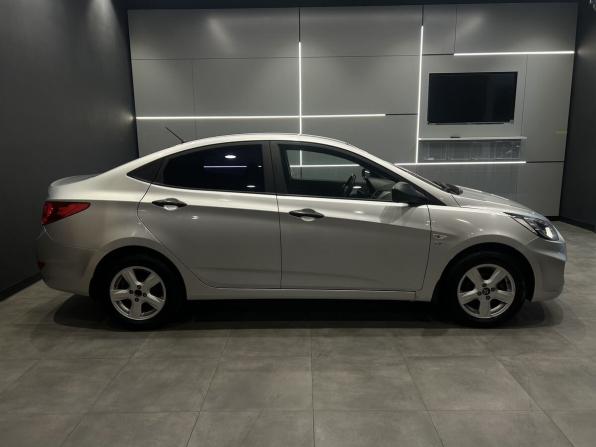 Hyundai Solaris I с пробегом 2012 года, цена 595 000 рублей, 244000 км, седан, Автокод Объявления