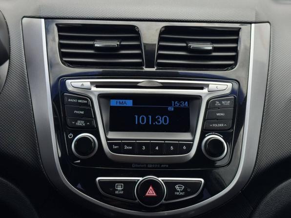 Hyundai Solaris I Рестайлинг с пробегом 2015 года, цена 989 000 рублей, 168324 км, седан, Автокод Объявления