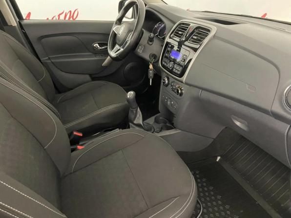 Renault Logan II Рестайлинг с пробегом 2019 года, цена 999 000 рублей, 75493 км, седан, Автокод Объявления