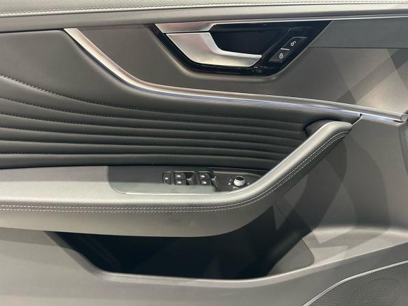 Hongqi HS5 I Рестайлинг с пробегом 2024 года, цена 3 360 000 рублей, 31589 км, внедорожник, Автокод Объявления