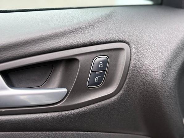 Ford Kuga II Рестайлинг с пробегом 2017 года, цена 1 495 000 рублей, 190000 км, внедорожник, Автокод Объявления