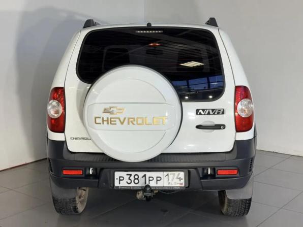 Chevrolet Niva I Рестайлинг с пробегом 2015 года, цена 619 000 рублей, 263061 км, внедорожник, Автокод Объявления