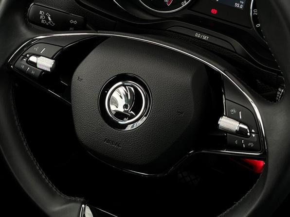 Skoda Karoq I с пробегом 2021 года, цена 2 550 600 рублей, 11679 км, внедорожник, Автокод Объявления
