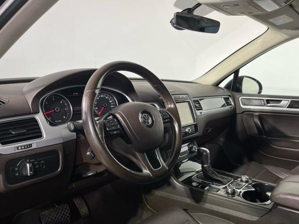 Volkswagen Touareg II Рестайлинг с пробегом 2017 года, цена 3 300 000 рублей, 207384 км, внедорожник, Автокод Объявления