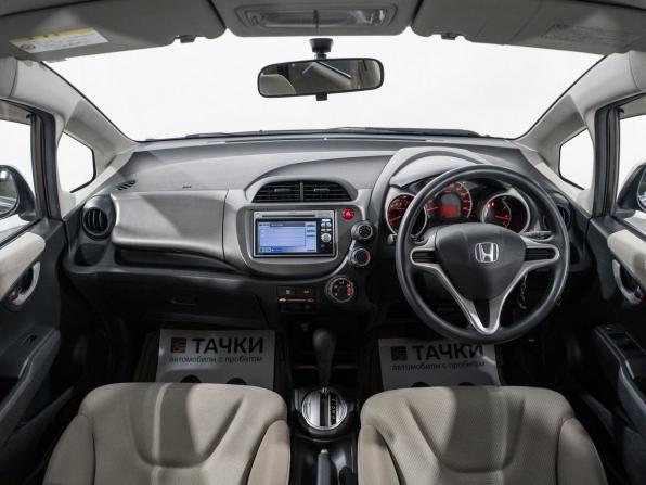 Honda Fit II с пробегом 2010 года, цена 799 500 рублей, 98510 км, хэтчбек, Автокод Объявления