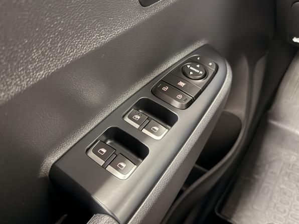 Kia Rio IV Рестайлинг с пробегом 2021 года, цена 2 050 000 рублей, 15000 км, хэтчбек, Автокод Объявления
