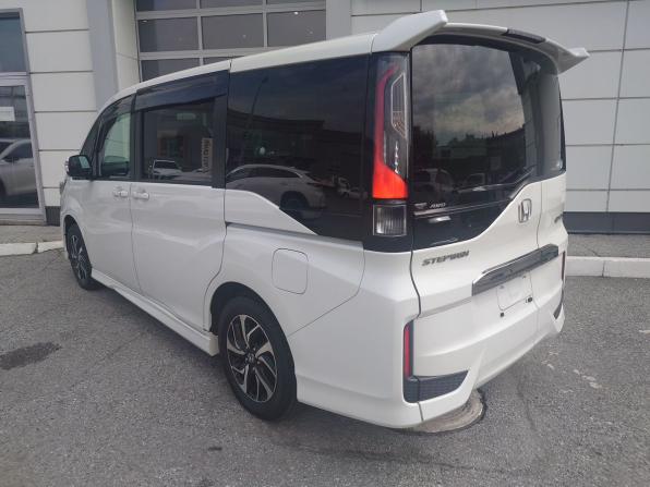 Honda Stepwgn V Рестайлинг с пробегом 2021 года, цена 3 200 000 рублей, 18840 км, минивэн, Автокод Объявления