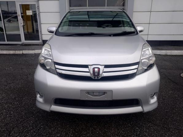 Toyota ISis I Рестайлинг с пробегом 2012 года, цена 1 350 000 рублей, 92650 км, компактвэн, Автокод Объявления