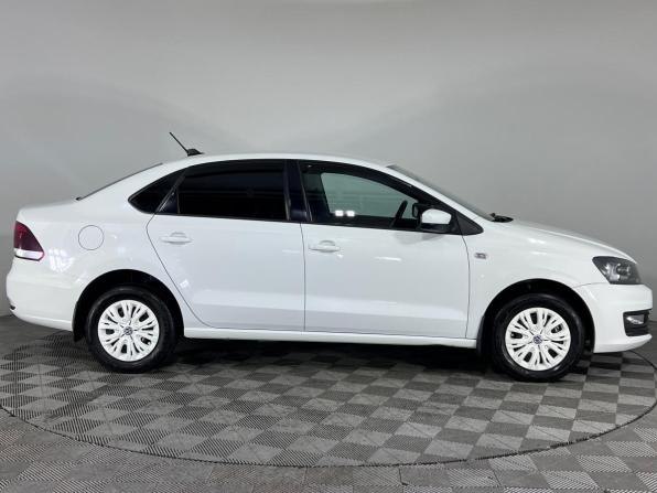 Volkswagen Polo V Рестайлинг с пробегом 2018 года, цена 950 000 рублей, 82806 км, седан, Автокод Объявления