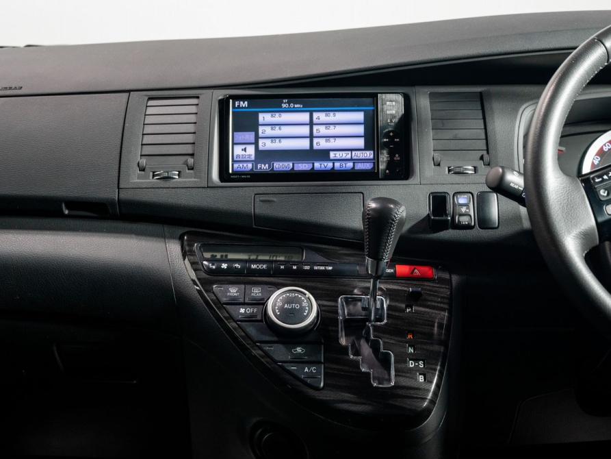 Toyota ISis I Рестайлинг Чита  - изображение 12