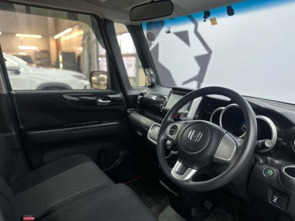 Honda N-BOX I Рестайлинг с пробегом 2017 года, цена 949 900 рублей, 118900 км, микровэн, Автокод Объявления