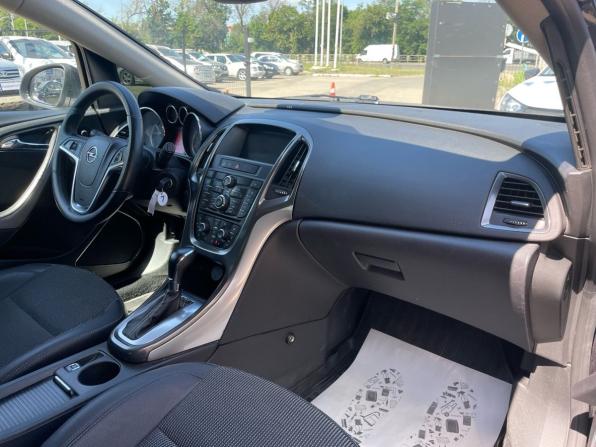 Opel Astra J с пробегом 2012 года, цена 645 000 рублей, 236200 км, хэтчбек, Автокод Объявления