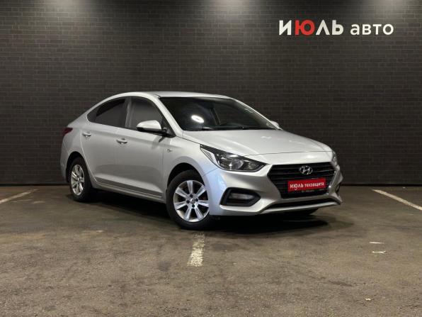 Hyundai Solaris II с пробегом 2017 года, цена 999 000 рублей, 209163 км, седан, Автокод Объявления