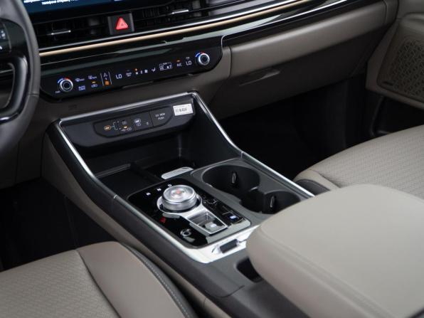 Kia Carnival IV Рестайлинг с пробегом 2025 года, цена 7 745 055 рублей, 49 км, минивэн, Автокод Объявления