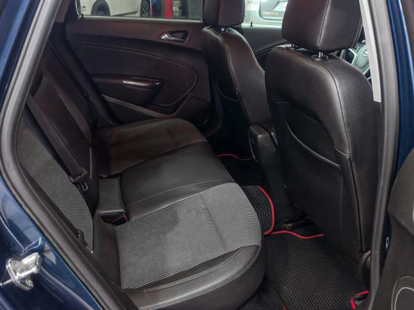 Opel Astra J с пробегом 2010 года, цена 879 900 рублей, 225298 км, хэтчбек, Автокод Объявления