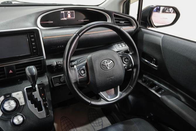 Toyota Sienta II с пробегом 2016 года, цена 1 249 000 рублей, 101300 км, компактвэн, Автокод Объявления