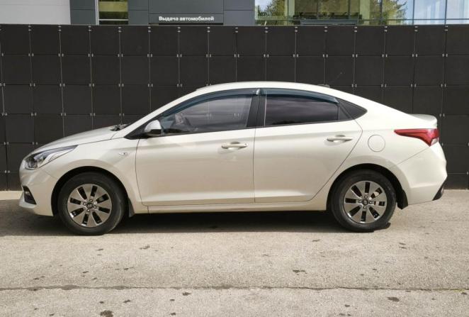 Hyundai Solaris II с пробегом 2018 года, цена 1 229 000 рублей, 118891 км, седан, Автокод Объявления