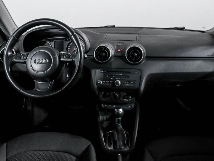 Audi A1 I (8X) Москва  - изображение 13