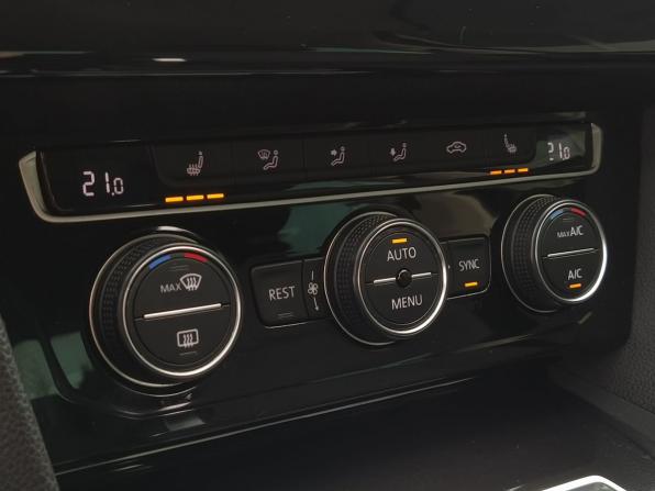 Volkswagen Passat B8 с пробегом 2017 года, цена 1 781 000 рублей, 123147 км, седан, Автокод Объявления