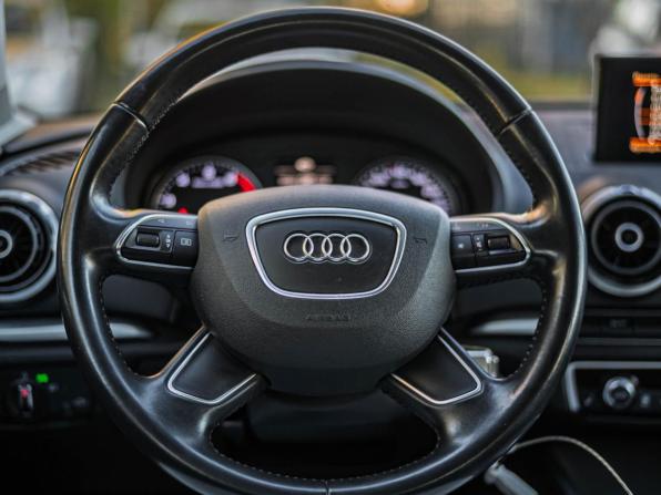 Audi A3 III (8V) с пробегом 2015 года, цена 1 230 000 рублей, 193076 км, седан, Автокод Объявления