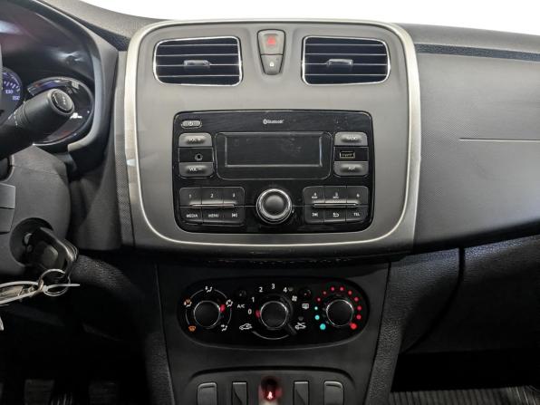 Renault Logan II Рестайлинг с пробегом 2022 года, цена 1 175 000 рублей, 78188 км, седан, Автокод Объявления