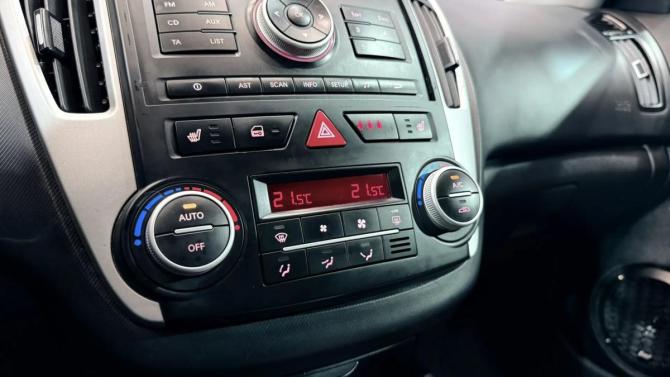 Kia Ceed I Рестайлинг с пробегом 2011 года, цена 675 000 рублей, 211563 км, универсал, Автокод Объявления