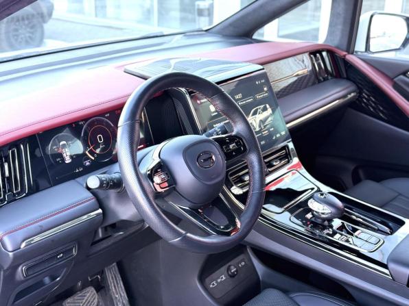 GAC M8 с пробегом 2024 года, цена 5 045 000 рублей, 5755 км, минивэн, Автокод Объявления
