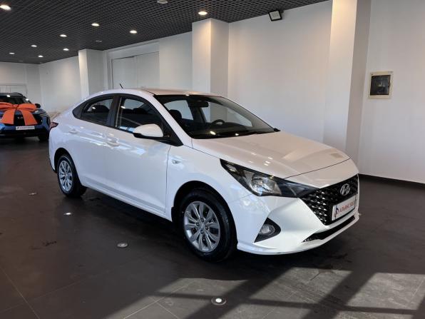 Hyundai Solaris II Рестайлинг с пробегом 2022 года, цена 1 459 400 рублей, 112591 км, седан, Автокод Объявления