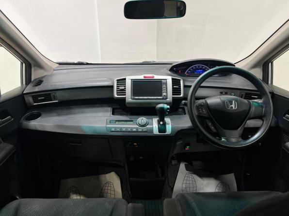 Honda Freed I Рестайлинг с пробегом 2012 года, цена 1 049 000 рублей, 205842 км, компактвэн, Автокод Объявления