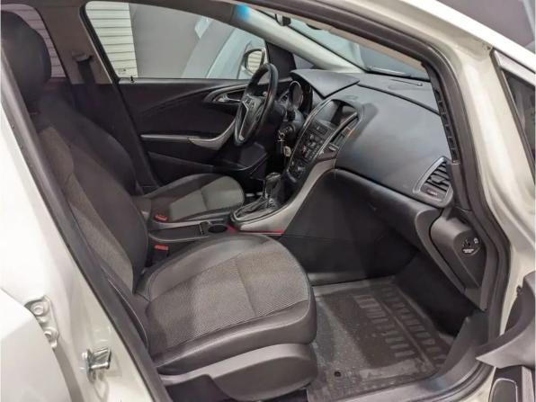 Opel Astra J с пробегом 2011 года, цена 695 000 рублей, 172973 км, универсал, Автокод Объявления